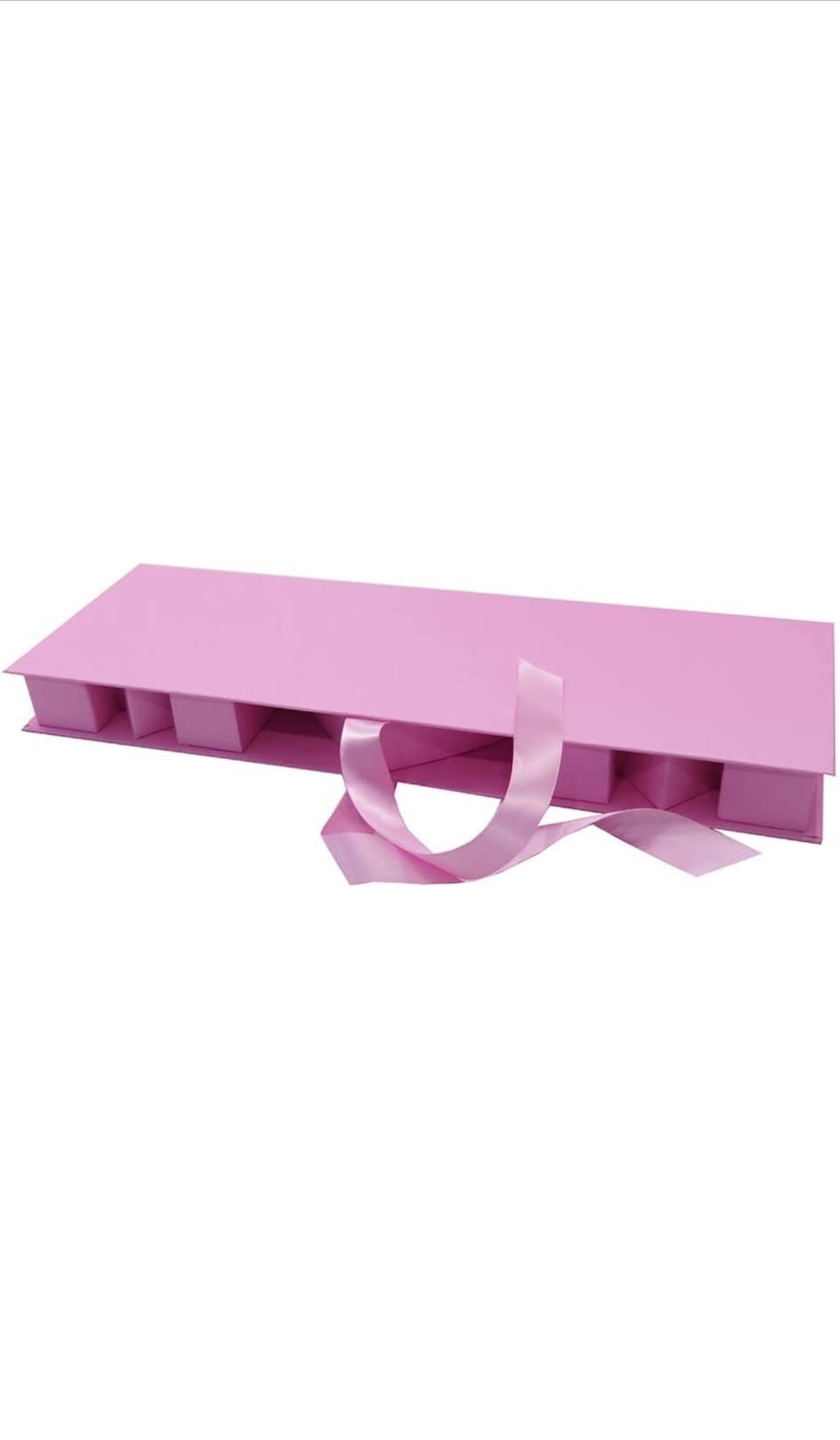 MOM BOX